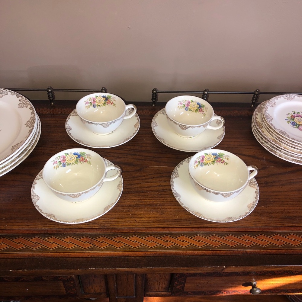 Vitg Taylor Smith  with 22K Gold rim-4 Tea Set 4 Dessert 4 Salad 4 Dinner